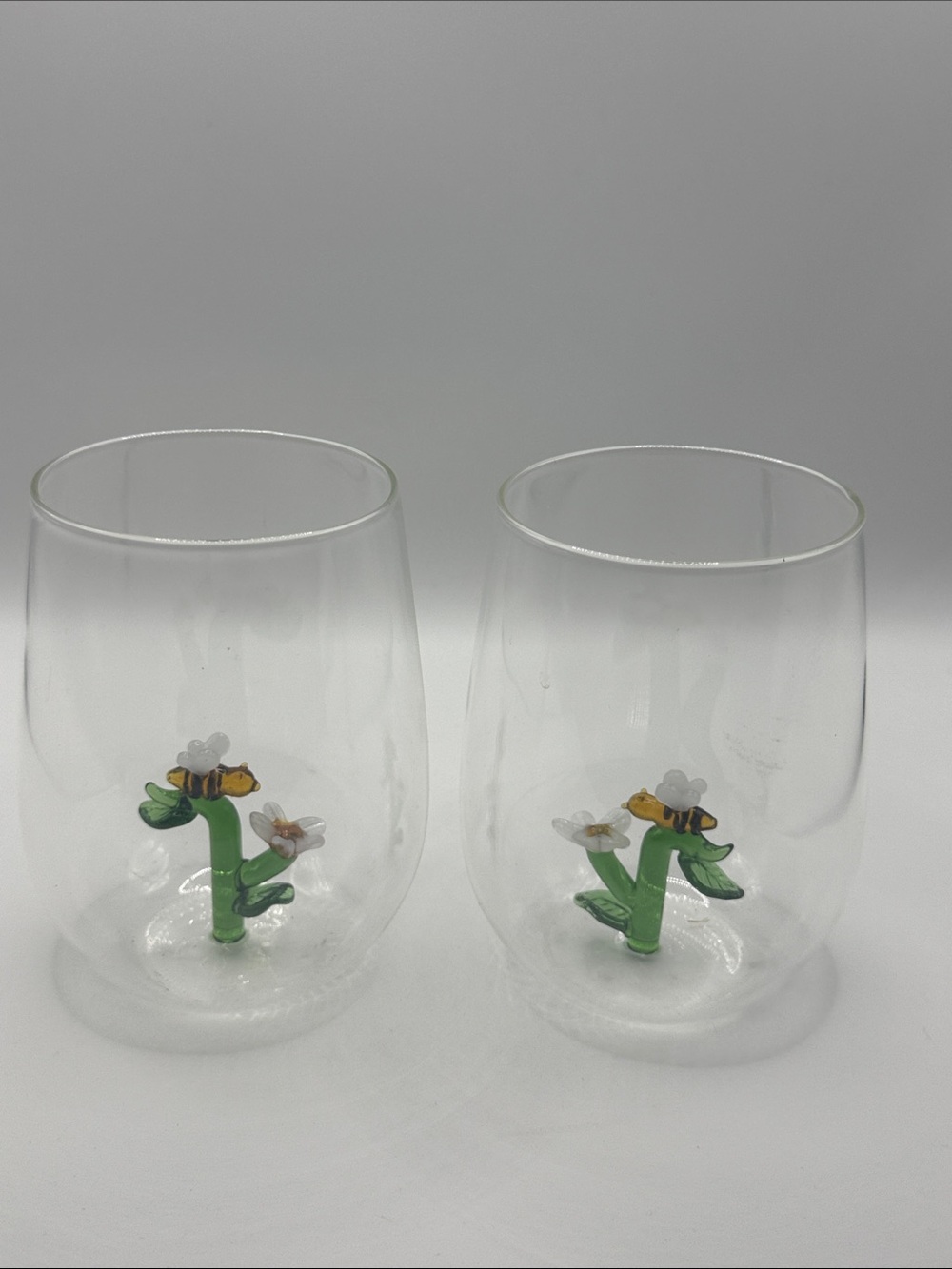 Set of 2 Jumbo Bee and Flower Stemless Wine Glasses - Picture 3 of 9